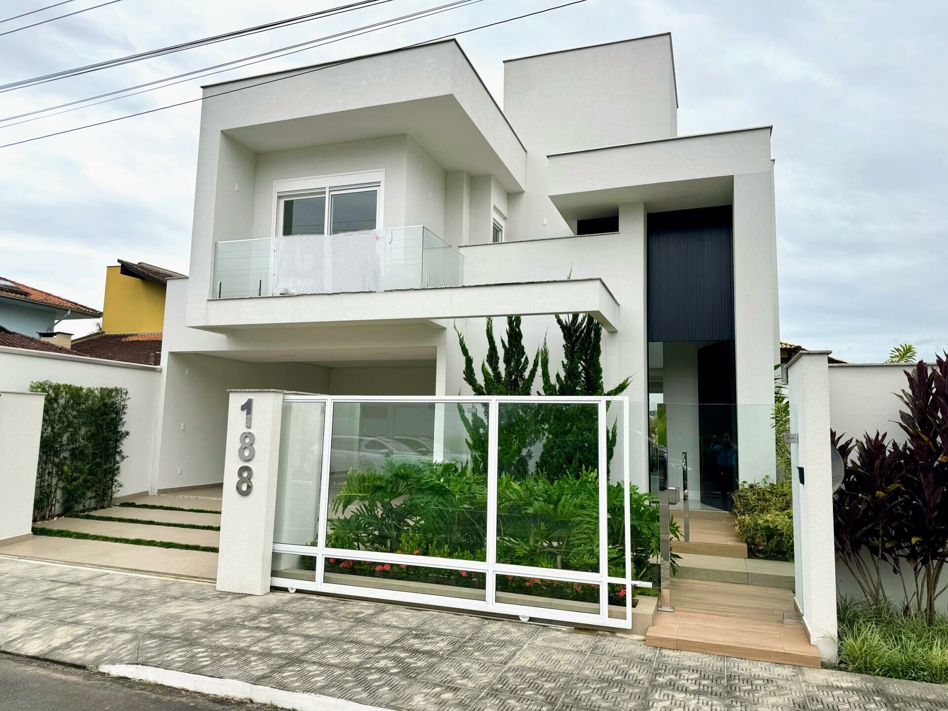 Imagem do Casa nova com 03 suítes e piscina no Champagnat no bairro Amizade